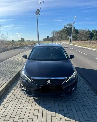 żmigród Peugeot 308 cena 44400 przebieg: 105000, rok produkcji 2018 z Żmigród